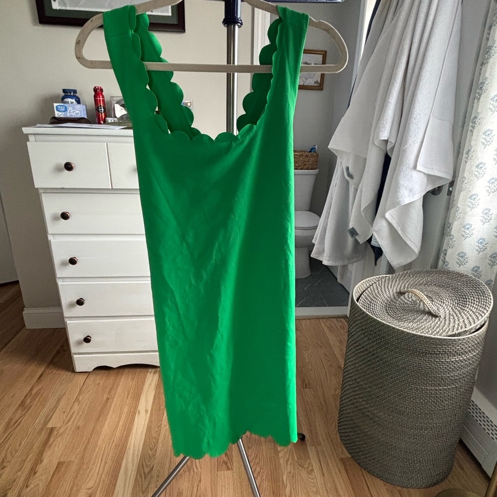 Green Scalloped Women's Athletic Dress
